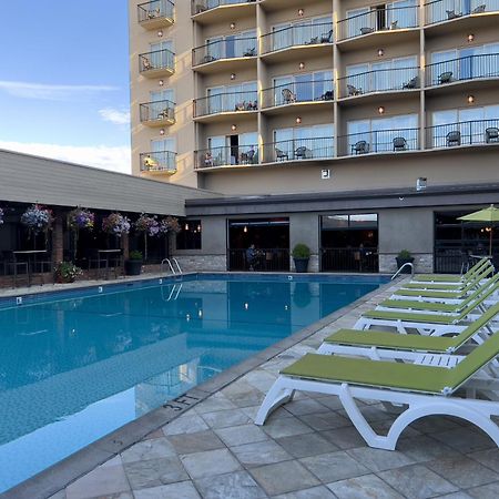 Coast Capri Hotel Kelowna Zewnętrze zdjęcie