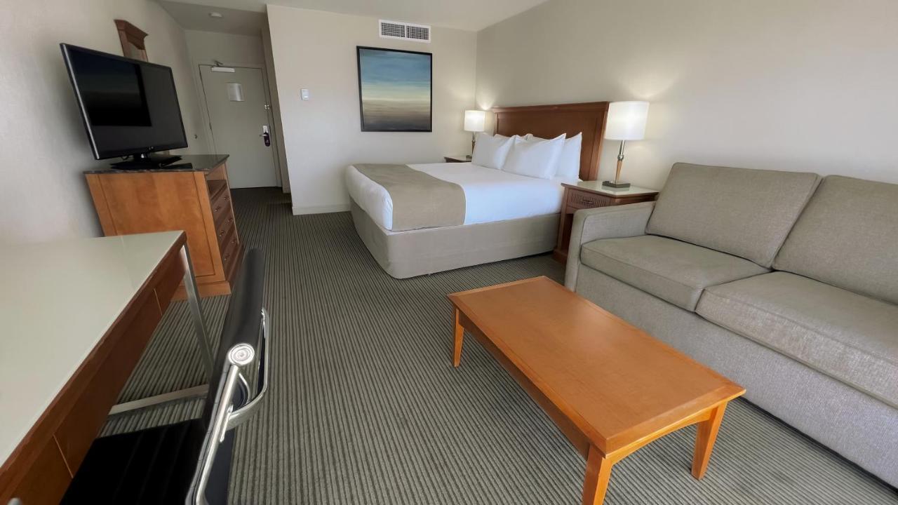 Coast Capri Hotel Kelowna Zewnętrze zdjęcie